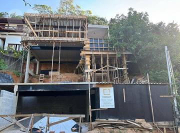 848774903adf0ae8fa0d9e938f26daff3250af83 · Casa inacabada, pronta para você finalizar do seu jeito 3 quartos, sendo 1 suíte, projeto maravilho