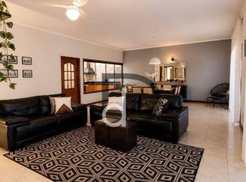 d238d517e44d1708c5f60332b939f15a71a69906 · Casa à venda, com edícula, no Bairro Parque Florence, em Valinhos,