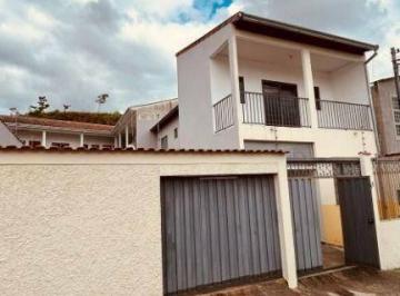 d2ccb72b900b3822408000d82b1e506281ac8a90 · Sobrado com 4 dormitórios para alugar, 160 m² por R$ 3.200/mês - Medicina - Itajubá/MG