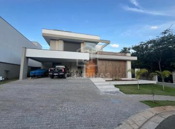 Casa · 305m² · 3 Quartos · 4 Vagas · Sobrado à venda em Campinas, Swiss Park, com 3 suítes, com 305 m²