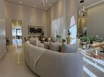 Casa de 4 quartos, Vicente Pires · Casa Alto Padrão | 4 Suítes | Lote: 420m² Área Útil: 320m²