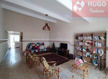 Casa · 122m² · 3 Quartos · 2 Vagas · Imperdível! Casa à venda em São José dos Campos-SP, Jardim Santa Inês I. 3 quartos, 1 suíte, 1 sala,