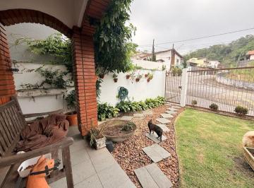 Casa de 3 quartos, Ribeirão Pires · Casa com 3 quartos à venda no Centro