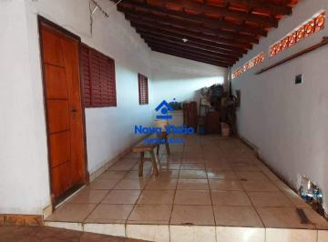 varanda da entrada do imóvel · Casa à venda, 3 quartos, 2 vagas, Jardim Primavera - Uberaba/MG