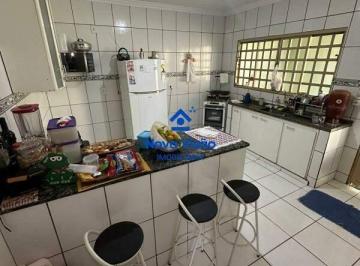 Cozinha espaçosa estilo americana · Casa à venda, 2 quartos, 1 suíte, 3 vagas, Josa Bernardino I - Uberaba/MG