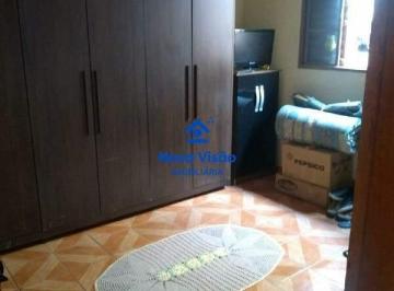 Casa · 230m² · 2 Quartos · 5 Vagas · Casa Exclusiva à Venda no Bairro Universitário, Uberaba – 2 Quartos, 1 Suíte, 5 Vagas