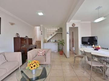 Casa de 4 quartos, Brasília · Casa à Venda no Guará II com 3 Pavimentos, Suítes, Salão de Festas, Terraço e Vista Livre