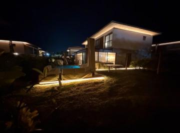 Casa en Venda de 4 quartos Centro · Praia do Forte | Reserva Jacarandás | Esquina Nascente | 4 Suítes | Mármore e Bontempo