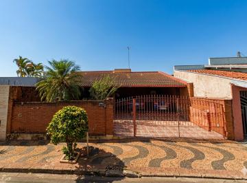 Casa de 3 quartos, Leme · CASA COM 214m² DE ÁREA CONSTRUÍDA EM TERRENO DE 330m² – LEME/SP