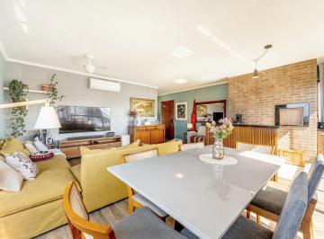 Apartamento de 3 quartos, Porto Alegre · Apartamento reformado 3 dormitórios em frente ao GNU Petropole.