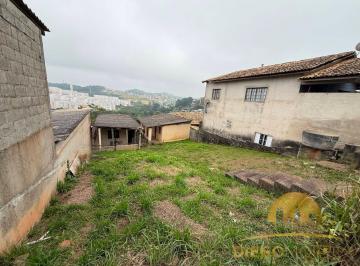 Casa · 300m² · 2 Quartos · Terreno com 2 Casas à Venda em Terra Preta – Excelente Oportunidade
