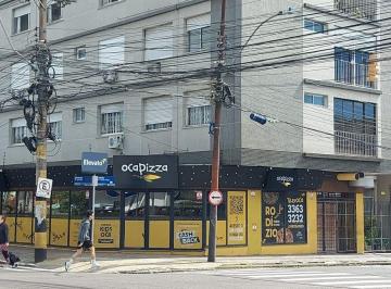 Comercial , Porto Alegre · Vendo loja locada na Av. Ipiranga esquina Av. Getúlio Vargas