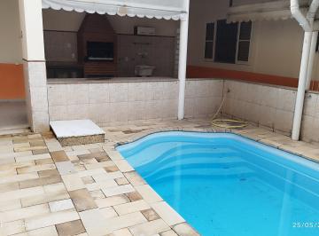 Casa de 3 quartos, Guaratinguetá · Lindo imóvel em ótima localização