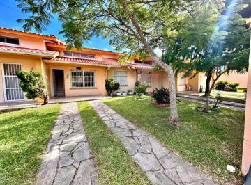 Casa de 3 quartos, Capão Novo · SOBRADO DE 3 DORMITÓRIOS COM DUAS VAGAS DE GARAGEM!!!