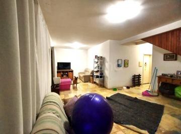 Casa · 230m² · 5 Quartos · 4 Vagas · Casa de 230m² com 5 quartos sendo 2 suítes em Coqueiros