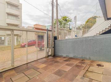 Casa de 3 quartos, Porto Alegre · Casa com 3 dormitórios, suíte, lavabo e amplo pátio.