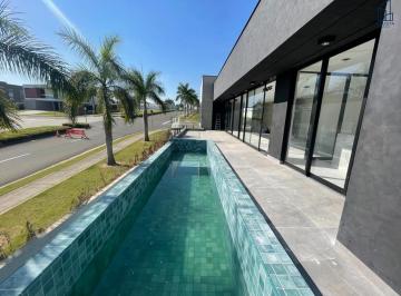 Casa · 244m² · 3 Quartos · 4 Vagas · Casa de Condomínio para venda em Alphaville Nova Esplanada 3 de 243.62m² com 3 Quartos, 3 Suites e 4
