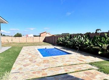 Casa · 300m² · 3 Quartos · Casa de Condomínio para venda em Jardim Novo Mundo de 300.00m² com 3 Quartos e 3 Suites