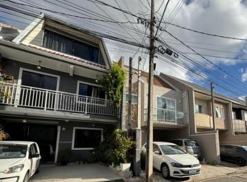 Casa · 198m² · 3 Quartos · 2 Vagas · Triplex no Residencial Bettega no Capão Raso em Curitiba com amplo ático e espaço gourmet