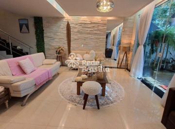Casa · 372m² · 5 Quartos · 2 Vagas · SHIGS 712 Casa sobrado 2 andares 5 quartos 1 suíte 2 semi suítes 2 vagas na garagem aceita financiam