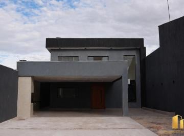 Casa de 3 quartos, Brasília · Sobrado na QNG 5 — Espaço, Conforto e excelente localização