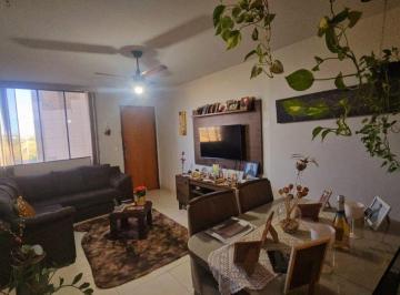 Apartamento de 3 quartos, Brasília · QE 4 - 98224-8049 - ARMARIO - VAZADO - ONIBUS - CRECHE - ESCOLA - COMERCIO LOCAL