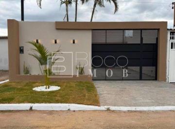 Casa · 150m² · 3 Quartos · 3 Vagas · Casa de alto padrão com 3 quartos sendo 1 suíte na QR 319 de Samambaia