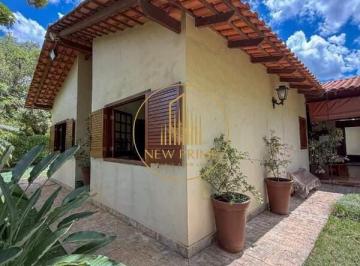 Rural · 220m² · 4 Quartos · 2 Vagas · Chácara á venda no Condomínio Recanto do Lago - Itaúna/MG