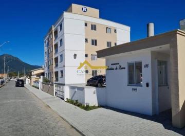 Apartamento térreo com varanda. · Apartamento térreo com varanda.