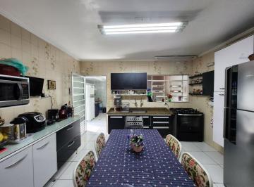 33bb3c18-776c-43d1-900a-4cde0a08c9da · Deslumbrante casa de vila para venda em Vila Jaguara com 4 quartos, sendo 1 suíte, 195m²