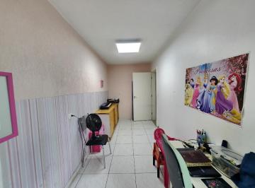 4b524524-69db-4773-9731-f5288256aec9 · Confortável casa de vila para venda em Vila Jaguara com 4 quartos, sendo 1 suíte, 195m²