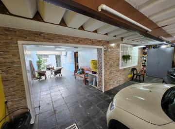 93ba7255-d985-43c6-9fc7-f54e03bc4ada · Confortável casa de vila para venda em Vila Jaguara com 4 quartos, sendo 1 suíte, 195m²