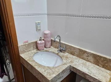 61512e6a-9cd5-416c-8345-ec3cc6c9f4ce · Confortável sobrado para locação em Jaraguá com 2 quartos, sendo 1 suíte, 115m²