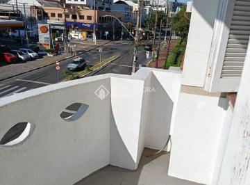 Apartamento · 73m² · 3 Quartos · Apartamento amplo com sacada de 3 dormitórios em excelente localização no Menino Deus.