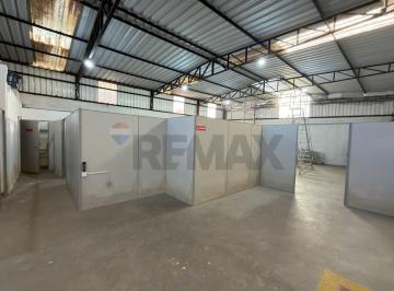 Comercial · 232m² · 15 Vagas · Galpão para locação em um excelente ponto, em frente a Avenida Brasil, com grande passagem de veícul
