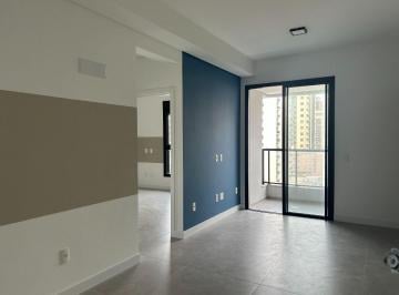 f11756c6a5046ba8a9b949f2edeb340e956f2273 · Apartamento com 2 suítes à venda no Centro de Florianópolis/SC.