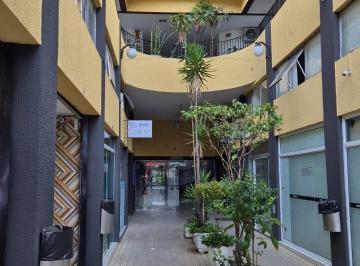 Comercial · 30m² · Condomínio Centro Comercial Adolfo Pinheiro - Conjunto Comercial Mobiliado à Venda