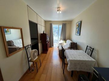Apartamento · 33m² · 1 Quarto · 1 Vaga · Apartamento de 1 dormitório, sacada, vista livre, 1 vaga de garagem, ideal airbnb