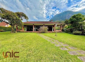 8b4bb290fb87a6305d10772e4006b47293553151 · Casa com 3 dormitórios à venda, 220 m² por R$ 2.800.000,00 - Carlos Guinle - Teresópolis/RJ