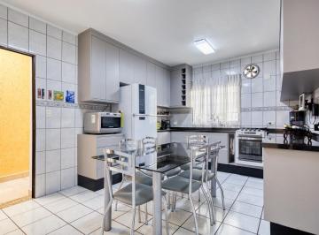 09d69741-669e-4812-8f7c-e7426b36463a · Versátil casa para venda em Chácara São João com 2 quartos, 115m²