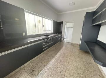 Casa · 380m² · 3 Quartos · 4 Vagas · Casa para alugar em Residencial Village da Serra de 380.00m² com 3 Quartos, 1 Suite e 4 Garagens