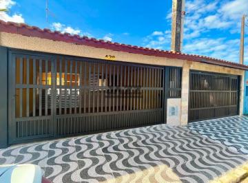 Casa · 88m² · 2 Quartos · 3 Vagas · Casa Geminada Totalmente Reformada no Caiçara com 2 Quartos (1 Suíte) e 3 Vagas a 400m da Praia