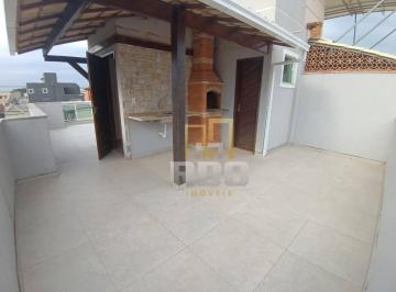 265f7e6f370aeec023bfe0ae382927ff8d66a4ac · Triplex à venda em Rio das Ostras com terraço gourmet, 3 quartos, Jardim Bela Vista!