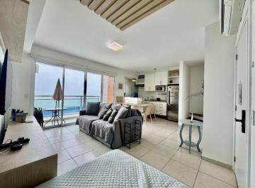 552f24f8bb0c03434304982a752d0035174763ee · Apartamento com 2 quartos e vista para o mar.