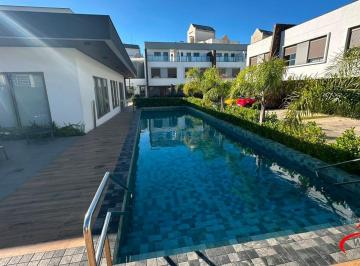 Casa · 185m² · 3 Quartos · 2 Vagas · Casa em Condomínio com Terraço e Lazer Completo