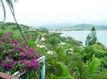 AVG001AP (33) · Casa à Venda em Garopaba-SC, Bairro Vigia: 2Quartos, 3 Suítes, 2 Salas, 2 Banheiros, 3 Vagas, 263,8