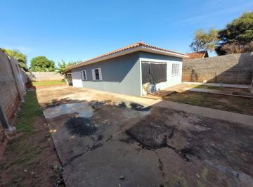 Casa de 3 quartos, Astorga · Casa térrea com 600m², 3 quartos, 1 suíte, 12 vagas e quintal em Ângulo/PR