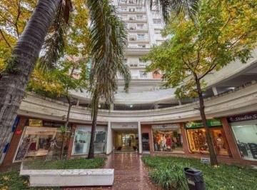 Apartamento · 43m² · 1 Quarto · 1 Vaga · Apartamento na Cidade Baixa de 1 dormitório vaga e infra