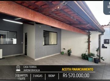 Casa · 150m² · 3 Quartos · 2 Vagas · CASA COM QUINTAL - 3 QUARTOS E 1 SUITE - 2 VAGAS EM EXCELENTE LOCALIZAÇÃO