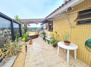 Apartamento · 188m² · 3 Quartos · 3 Vagas · Cobertura mobiliada com 187 m², 3 dormitórios sendo 2 suítes, 3 vagas.